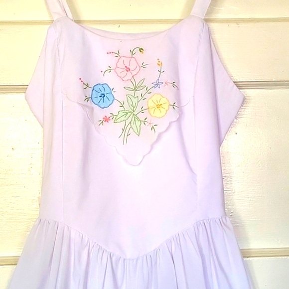 Vintage White Floral Embroidered Cotton Lawn Picnic Sundress with Pockets - Picture 4 of 16